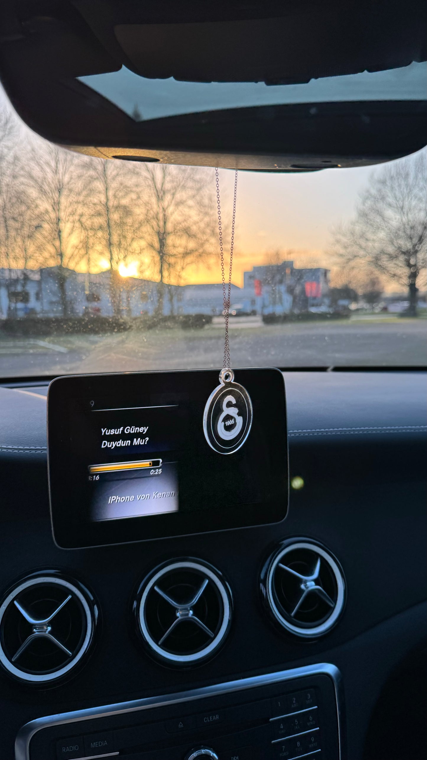 Auto Anhänger Acryl Mannschaften