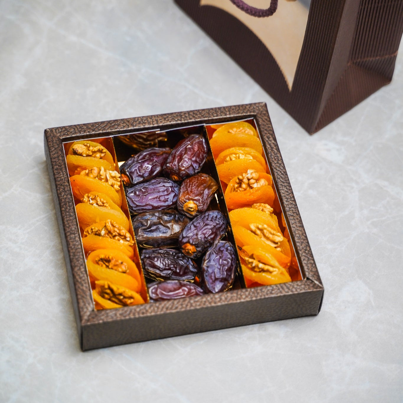 Ramadan Geschenkebox mit Datteln, Aprikosen & Wallnüssen