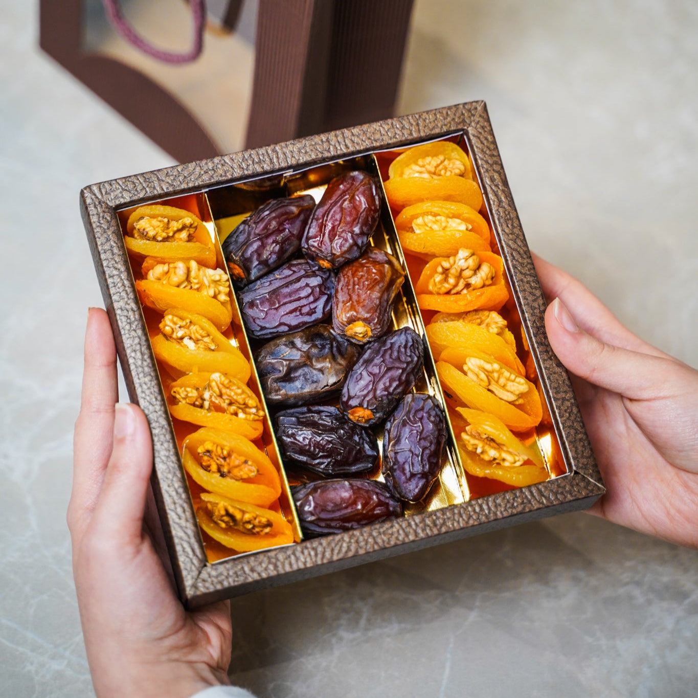 Ramadan Geschenkebox mit Datteln, Aprikosen & Wallnüssen