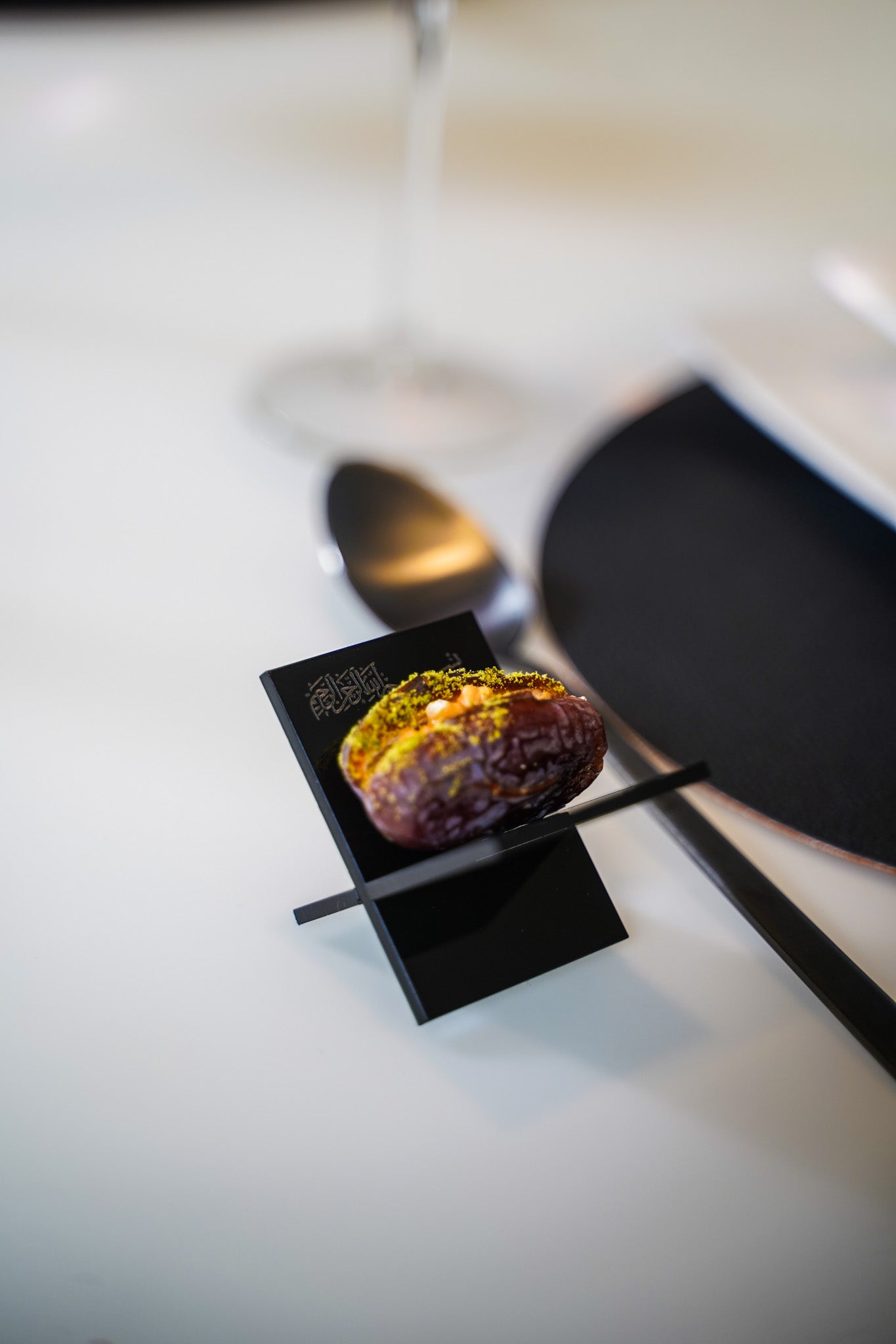 Dattelhalter Schwarz