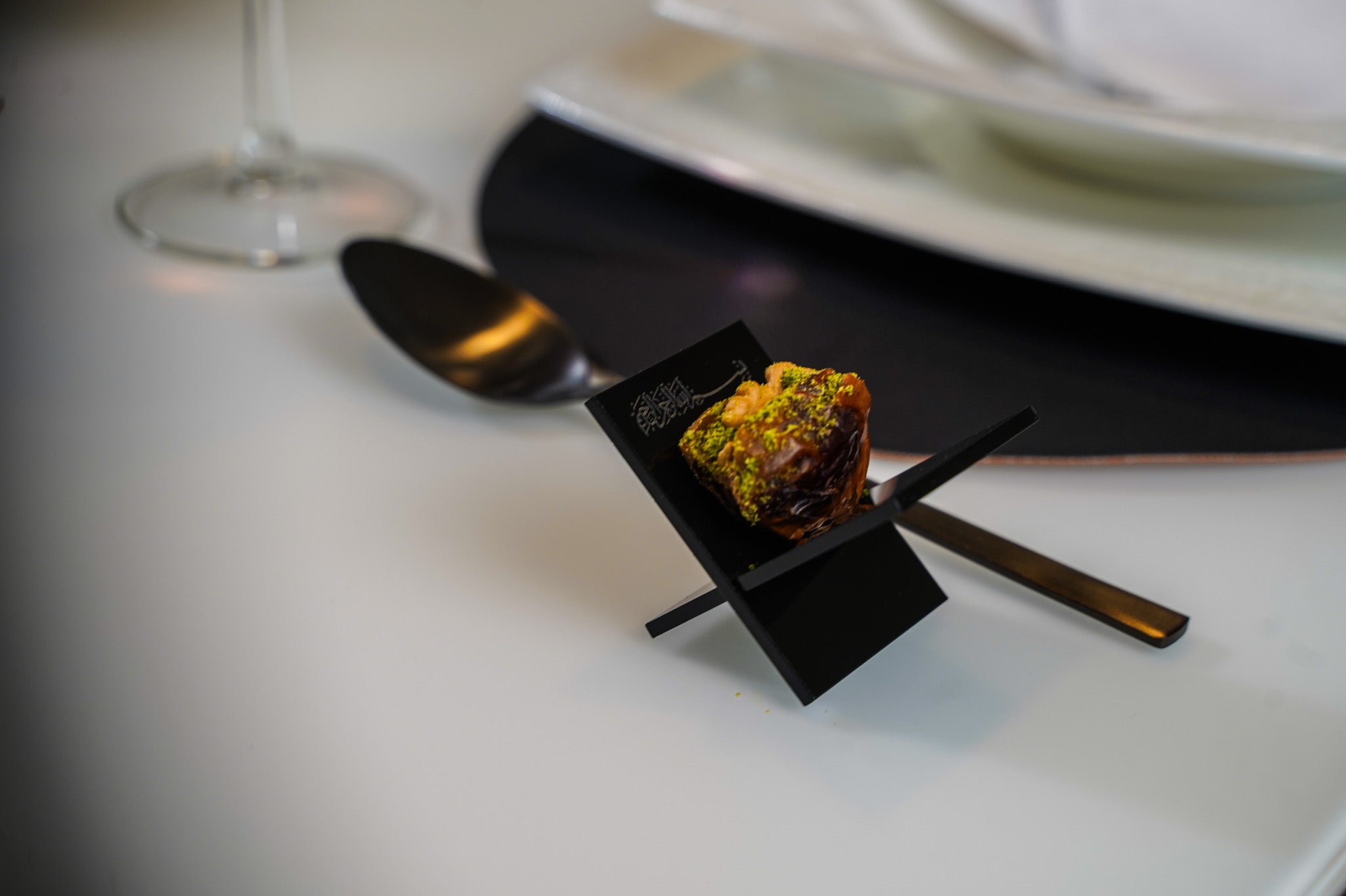 Dattelhalter Schwarz