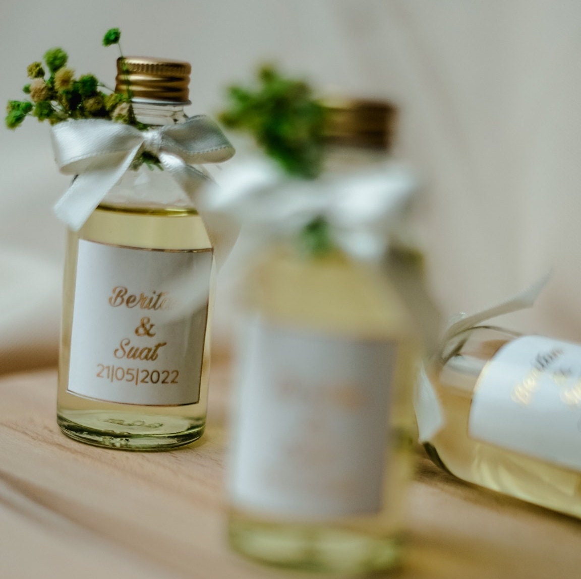 Bouteilles de parfum en cadeau d'invité